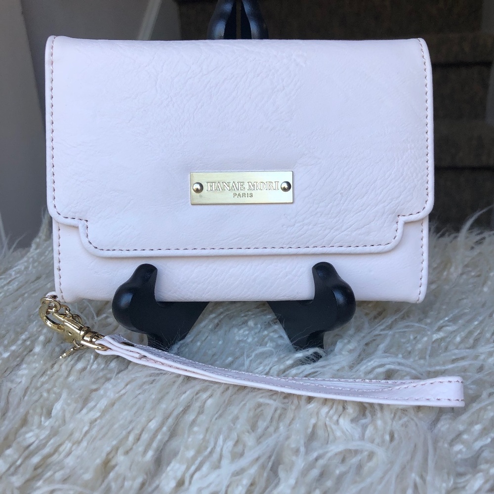 Women's Hanae Mori  Paris Pale Pink color /Wristlet wallet